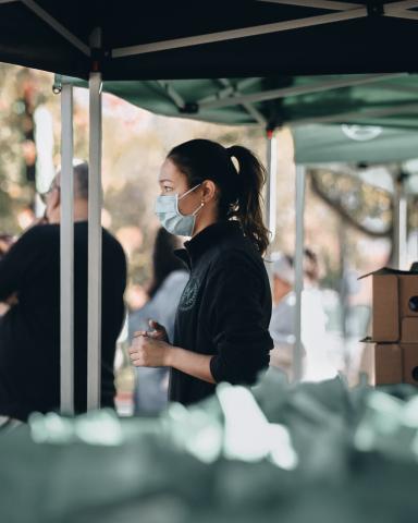 Food distribution volunteer